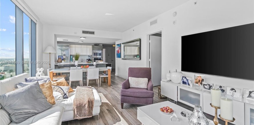Condominio en Miami, Florida, 3 dormitorios  № 2060133