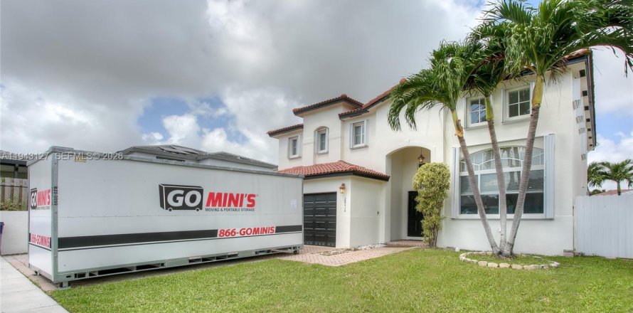 Villa ou maison à Homestead, Floride 5 chambres, 235.41 m2 № 1999467