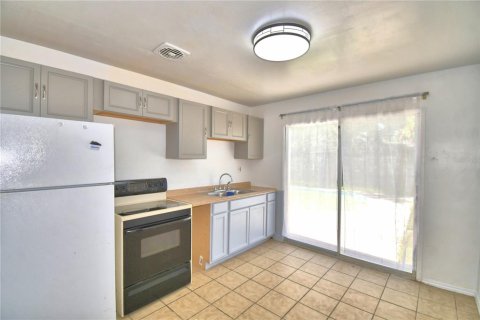 House in Lake Wales, Florida 2 bedrooms, 74.88 sq.m. № 2210161 - photo 12