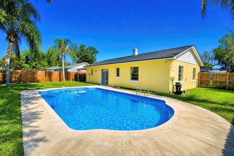 House in Lake Wales, Florida 2 bedrooms, 74.88 sq.m. № 2210161 - photo 3