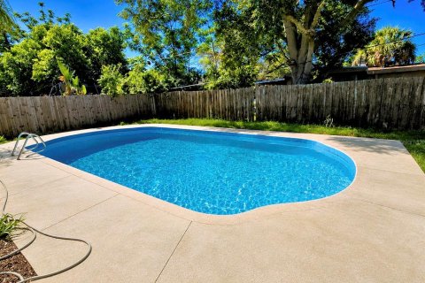 House in Lake Wales, Florida 2 bedrooms, 74.88 sq.m. № 2210161 - photo 6