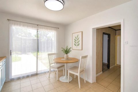 House in Lake Wales, Florida 2 bedrooms, 74.88 sq.m. № 2210161 - photo 14