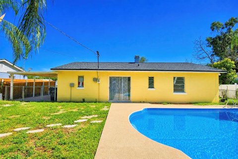 House in Lake Wales, Florida 2 bedrooms, 74.88 sq.m. № 2210161 - photo 4