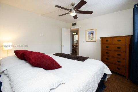 Appartement à louer à Hallandale Beach, Floride: 2 chambres, 75.44 m2 № 1929081 - photo 7