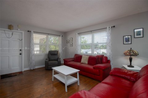 Appartement à louer à Hallandale Beach, Floride: 2 chambres, 75.44 m2 № 1929081 - photo 3