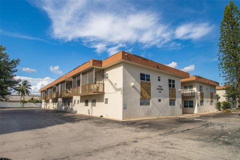 Appartement à louer à Hallandale Beach, Floride: 2 chambres, 75.44 m2 № 1929081 - photo 16