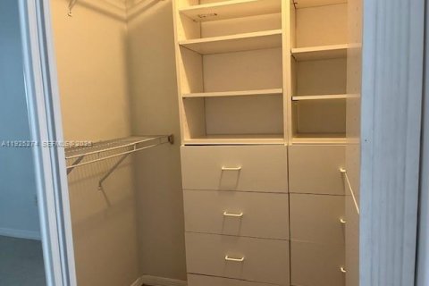 House in Pembroke Pines, Florida 3 bedrooms, 153.1 sq.m. № 1986340 - photo 14