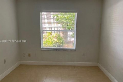 House in Pembroke Pines, Florida 3 bedrooms, 153.1 sq.m. № 1986340 - photo 20