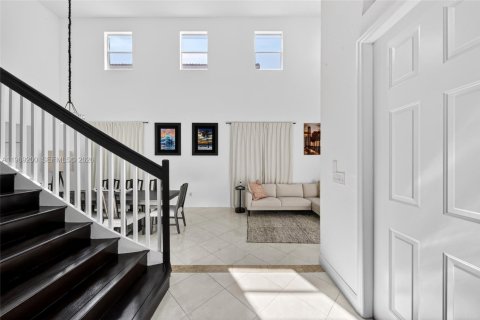 House in Cutler Bay, Florida 4 bedrooms, 272.58 sq.m. № 2030290 - photo 10