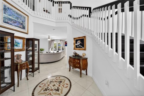 House in Cutler Bay, Florida 4 bedrooms, 272.58 sq.m. № 2030290 - photo 16