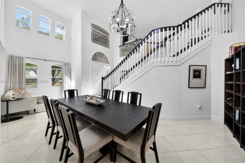 House in Cutler Bay, Florida 4 bedrooms, 272.58 sq.m. № 2030290 - photo 14