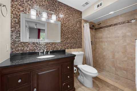 Condo in Tampa, Florida, 2 bedrooms  № 2099427 - photo 14