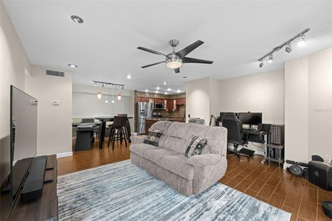 Condo in Tampa, Florida, 2 bedrooms  № 2099427 - photo 7