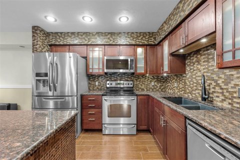 Condo in Tampa, Florida, 2 bedrooms  № 2099427 - photo 4