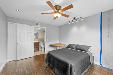 Condo in Tampa, Florida, 2 bedrooms  № 2099427 - photo 18