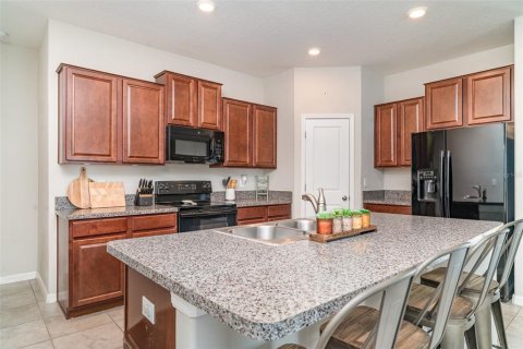 House in Wimauma, Florida 4 bedrooms, 168.15 sq.m. № 1754893 - photo 12