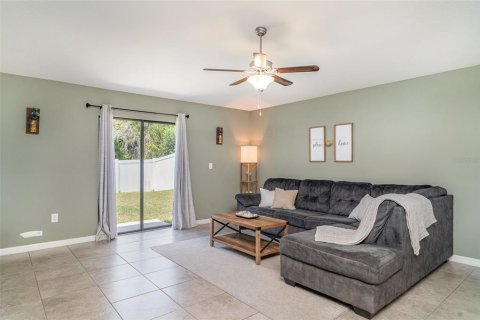House in Wimauma, Florida 4 bedrooms, 168.15 sq.m. № 1754893 - photo 5