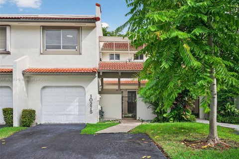 Touwnhouse à vendre à Doral, Floride: 3 chambres, 176.33 m2 № 1921725 - photo 1