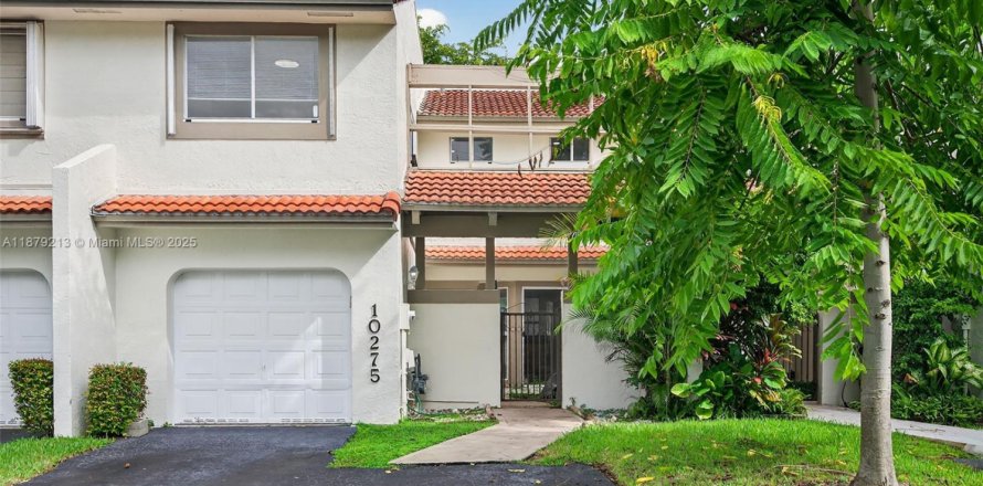 Touwnhouse à Doral, Floride 3 chambres, 176.33 m2 № 1921725