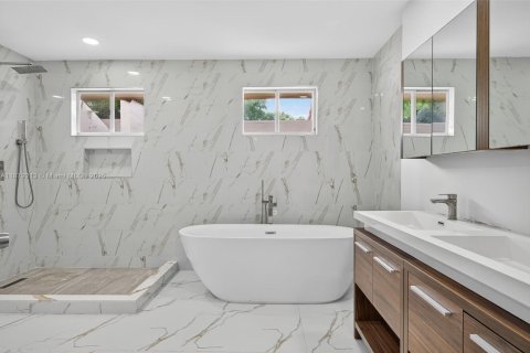 Touwnhouse à vendre à Doral, Floride: 3 chambres, 176.33 m2 № 1921725 - photo 17