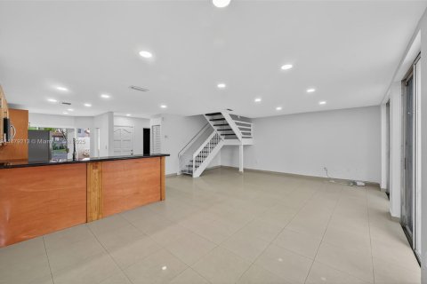 Touwnhouse à vendre à Doral, Floride: 3 chambres, 176.33 m2 № 1921725 - photo 3