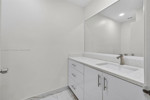 Touwnhouse à vendre à Doral, Floride: 3 chambres, 176.33 m2 № 1921725 - photo 23