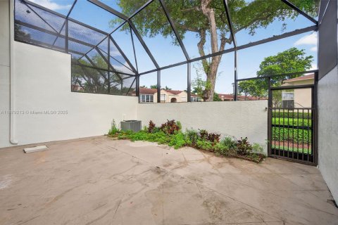 Touwnhouse à vendre à Doral, Floride: 3 chambres, 176.33 m2 № 1921725 - photo 28