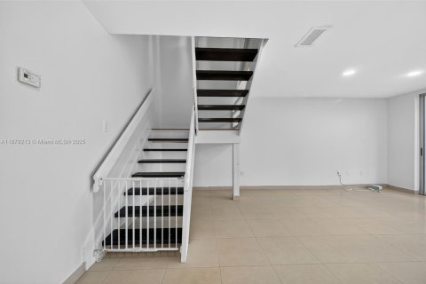 Touwnhouse à vendre à Doral, Floride: 3 chambres, 176.33 m2 № 1921725 - photo 12