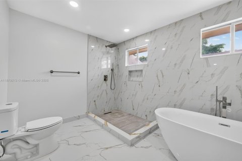 Touwnhouse à vendre à Doral, Floride: 3 chambres, 176.33 m2 № 1921725 - photo 16