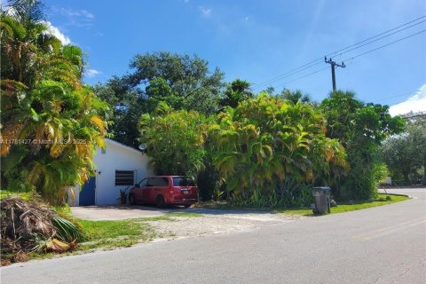 Terreno en venta en Fort Lauderdale, Florida № 1864308 - foto 2