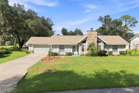 Casa en Ocala, Florida 3 dormitorios, 175.21 m2 № 2362277