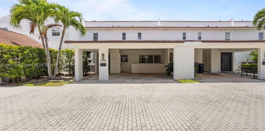 Touwnhouse à South Miami, Floride 3 chambres, 157.93 m2 № 1801154