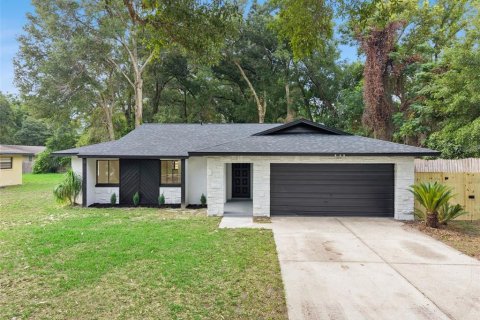 House in Apopka, Florida 3 bedrooms, 137.5 sq.m. № 2285442