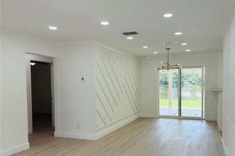 Villa ou maison à louer à Tampa, Floride: 3 chambres, 118.91 m2 № 1767711 - photo 4