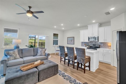 House in Hudson, Florida 3 bedrooms, 166.2 sq.m. № 2216483 - photo 4