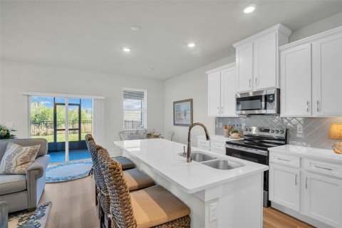 House in Hudson, Florida 3 bedrooms, 166.2 sq.m. № 2216483 - photo 6