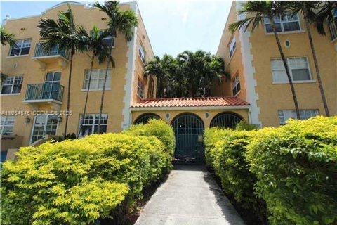 Condominio en venta en Miami Beach, Florida, 2 dormitorios, 65.03 m2 № 2026041 - foto 8