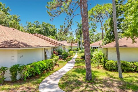House in Sarasota, Florida 2 bedrooms, 86.4 sq.m. № 2216444 - photo 2
