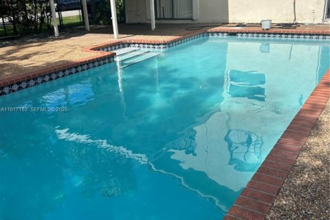 Villa ou maison à louer à Coral Springs, Floride: 4 chambres, 151.52 m2 № 1976647 - photo 30