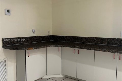 Villa ou maison à louer à Coral Springs, Floride: 4 chambres, 151.52 m2 № 1976647 - photo 11