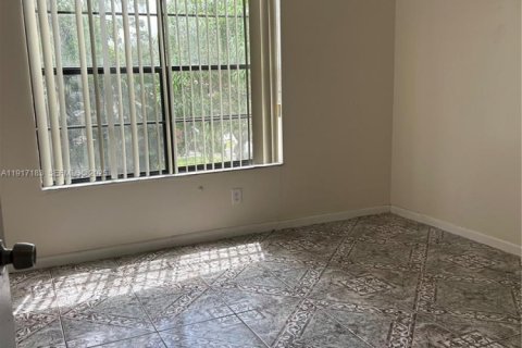 Villa ou maison à louer à Coral Springs, Floride: 4 chambres, 151.52 m2 № 1976647 - photo 19