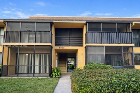 Copropriété à vendre à Hollywood, Floride: 2 chambres, 81.29 m2 № 2081351 - photo 13