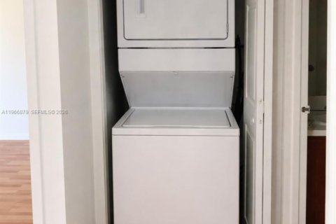 Copropriété à vendre à Hollywood, Floride: 2 chambres, 81.29 m2 № 2081351 - photo 7