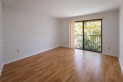 Copropriété à vendre à Hollywood, Floride: 2 chambres, 81.29 m2 № 2081351 - photo 4