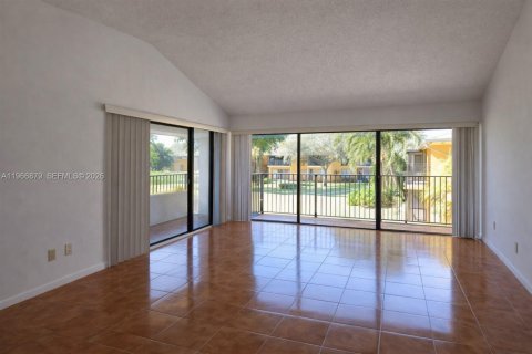 Copropriété à vendre à Hollywood, Floride: 2 chambres, 81.29 m2 № 2081351 - photo 3