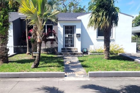 Купить виллу или дом в Майами, Флорида 5 спален, 199.74м2, № 1972598 - фото 2