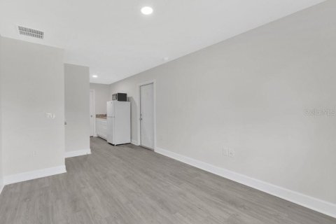 Casa en venta en Kissimmee, Florida, 2 dormitorios, 93.65 m2 № 1911349 - foto 9