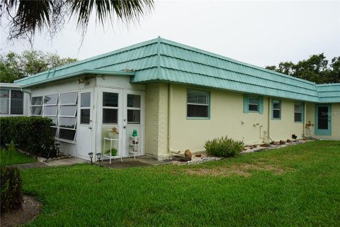 Condo in Sun City Center, Florida, 2 bedrooms  № 1765271 - photo 19
