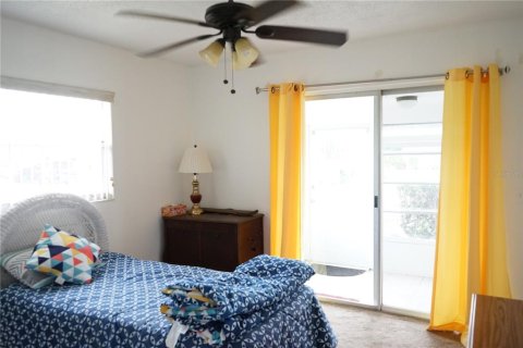 Condo in Sun City Center, Florida, 2 bedrooms  № 1765271 - photo 14
