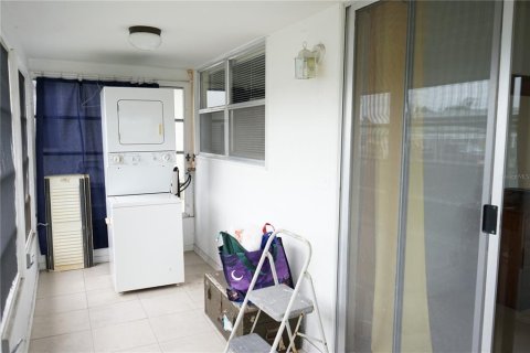 Condo in Sun City Center, Florida, 2 bedrooms  № 1765271 - photo 17